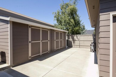 783 Meadowbrook Dr, Central Point, OR 97502 - photo 3