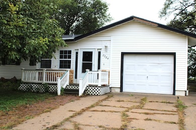 2284 Roach St, Salina, KS 67401 - photo 2