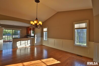 4530 N Tallgrass Ln, Peoria, IL 61615 - photo 7