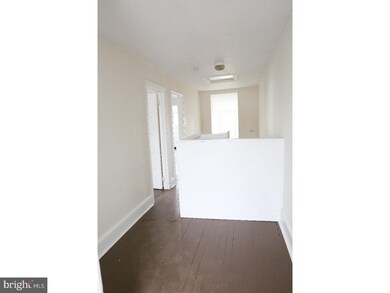 524 Macdade Blvd unit 3RD FL, Darby, PA 19023 - photo 6