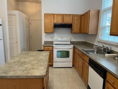 1308 Timmins Dr unit 117, Ann Arbor, MI 48103 - photo 3