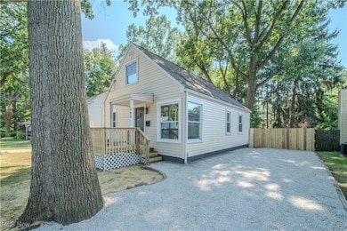 382 Larkin Ave, Akron, OH 44305 - photo 2