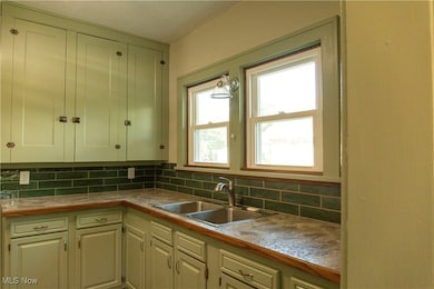 234 Elm St, Geneva, OH 44041 - photo 4