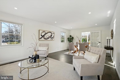 13134 Madonna Ln, Fairfax, VA 22033 - photo 4