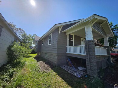 630 SW Lincoln St, Topeka, KS 66606 - photo 3