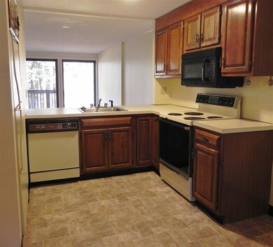 2J Bass St, Newmarket, NH 03857 - photo 4