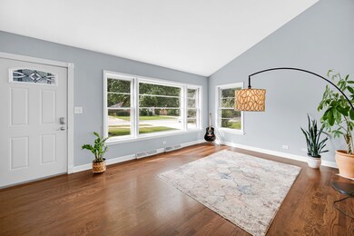 338 Maple St, Glen Ellyn, IL 60137 - photo 4