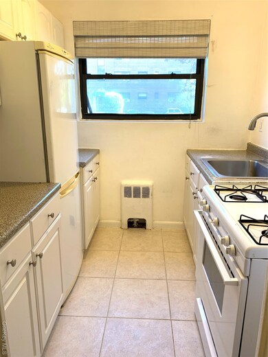 25 Shady Glen Ct unit 1A, New Rochelle, NY 10805 - photo 4