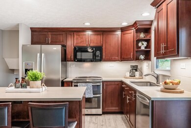 R_5173_Rasberry_Bush_Court__048