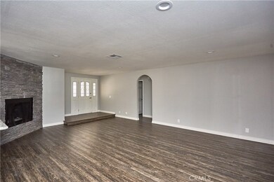 12806 Fairway Rd, Victorville, CA 92392 - photo 7