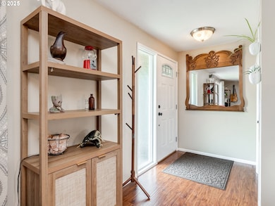 914 NE 26th St, McMinnville, OR 97128 - photo 4