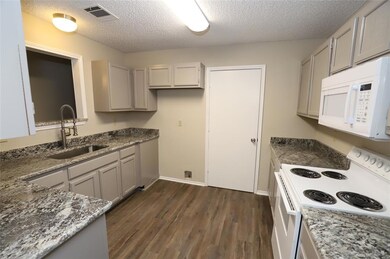 6302 Mark Ct, North Richland Hills, TX 76182 - photo 5