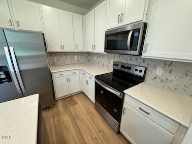RR 35 - Kitchen