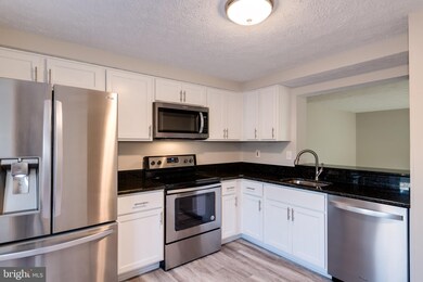 9540 Donnan Castle Ct, Laurel, MD 20723 - photo 4