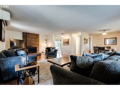 Living Room/Dining Room