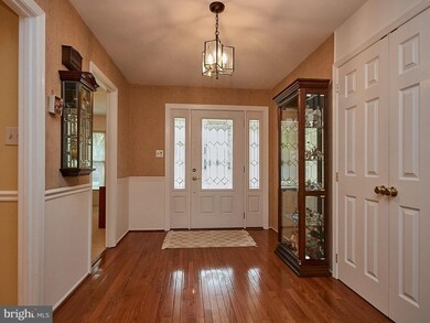 1707 Hicks Dr, Vienna, VA 22182 - photo 2