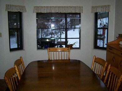 Dining Room. BEAUTIFUL BAY WINDOW WITH GOOD VIEW T