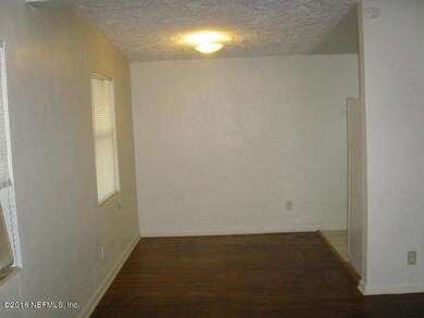 04 Dining Area
