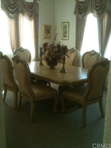 Dining room.