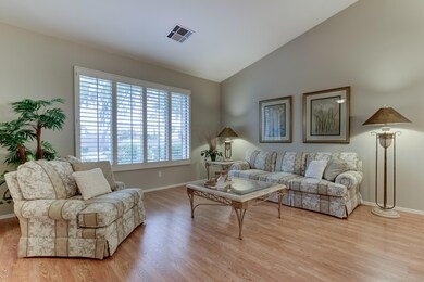 2384 W Ivanhoe St-9