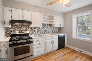 15 Pleasant Ave, Chalfont, PA 18914 - photo 3