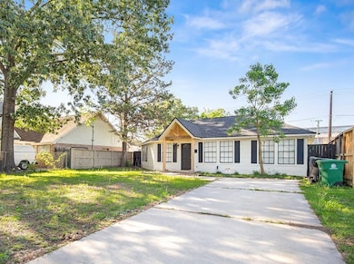 1253 Du Barry Ln, Houston, TX 77018 - photo 3