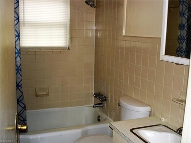 1018 Lee St, Asheboro, NC 27203 - photo 2