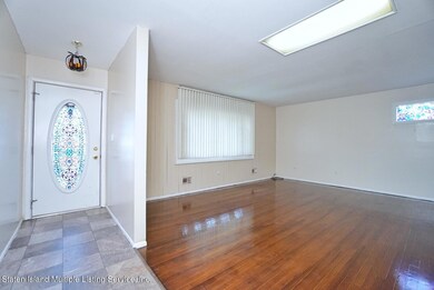 334 Lake Entry