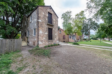 1335 Chestnut St, Waukegan, IL 60085 - photo 5