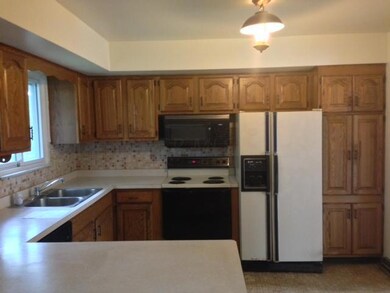 1313 Ironwood Dr, Columbus, OH 43229 - photo 4