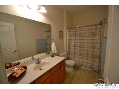 623 Appeldoorn Cir unit 623, Asheville, NC 28803 - photo 7