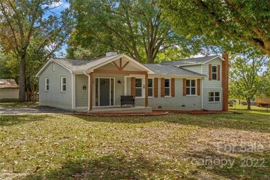 1631 Lawrence Rd, Clover, SC 29710 - photo 3