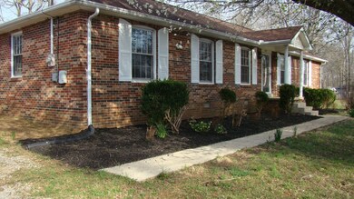 204 Ligon Dr, Shelbyville, TN 37160 - photo 2