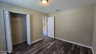 4516 Melissa Ct N, Jacksonville, FL 32210 - photo 4