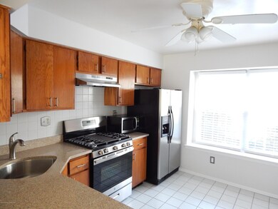 42 Alameda Ct, Eatontown, NJ 07724 - photo 3