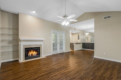 8601 Park Ln unit 221B, Dallas, TX 75231 - photo 3