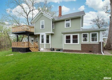918 N Myrtle St, Davenport, IA 52804 - photo 2