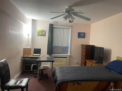 Windsor Park unit 1C, Oakland Gardens, NY 11364 - photo 6