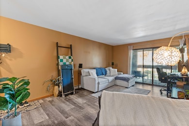 8117 W Manitoba St unit 16, Milwaukee, WI 53219 - photo 5