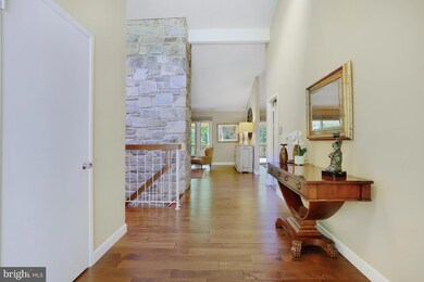 9027 Weatherwood Ct, Vienna, VA 22182 - photo 3