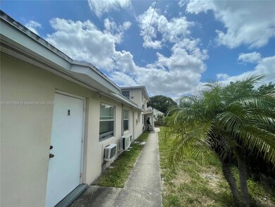 726 21st St unit 4, West Palm Beach, FL 33407 - photo 2
