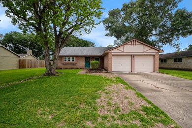 524 Belmont Dr, Friendswood, TX 77546 - photo 2