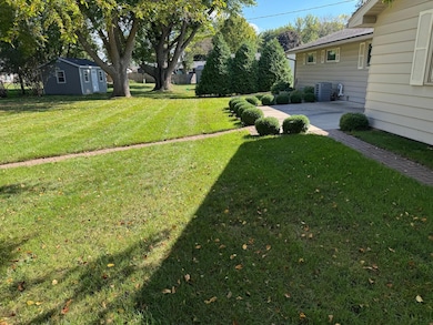 1115 Swanhill Dr, Albert Lea, MN 56007 - photo 6