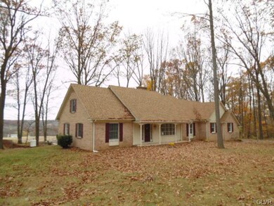 5647 Sherwood Dr, Easton, PA 18040 - photo 2