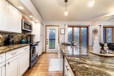 113 Village View Ct, Oregon, WI 53575 - photo 3