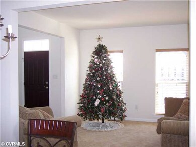 Living Room - Cozy living room with lots of light 