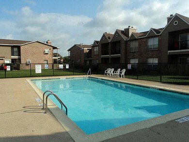 18800 Egret Bay Blvd unit 609, Houston, TX 77058 - photo 2