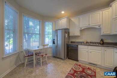102 Melbourne Park Cir unit C, Charlottesville, VA 22901 - photo 3