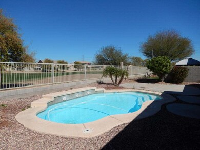 RESORT-STYLE BACKYARD ON FAIRWAY