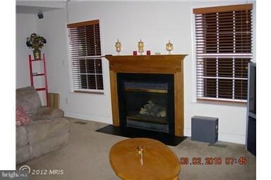 5 Turning Leaf Ct, Rosedale, MD 21237 - photo 2